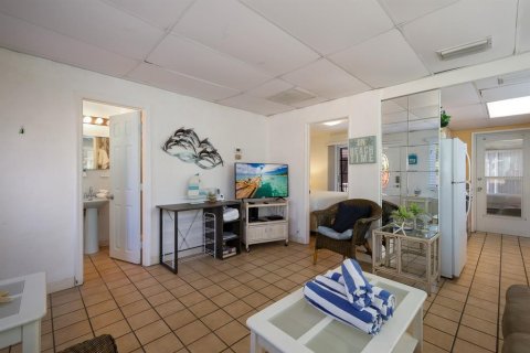 Duplex in Holmes Beach, Florida 2 bedrooms, 54.91 sq.m. № 821364 - photo 14