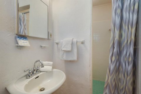 Dúplex en venta en Holmes Beach, Florida, 2 dormitorios, 54.91 m2 № 821364 - foto 9