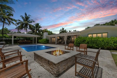 Villa ou maison à vendre à Miami, Floride: 4 chambres, 241.36 m2 № 1368890 - photo 3