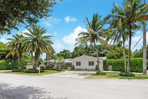 Villa ou maison à vendre à Miami, Floride: 4 chambres, 241.36 m2 № 1368890 - photo 2