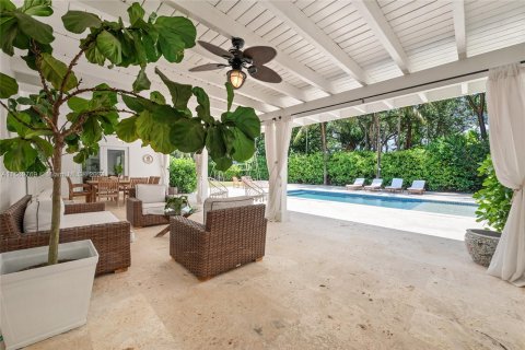 Villa ou maison à vendre à Miami, Floride: 4 chambres, 241.36 m2 № 1368890 - photo 23