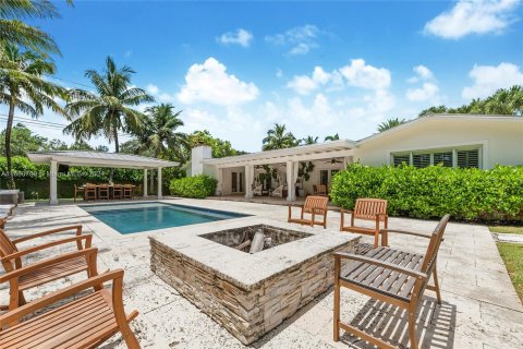 Casa en venta en Miami, Florida, 4 dormitorios, 241.36 m2 № 1368890 - foto 25