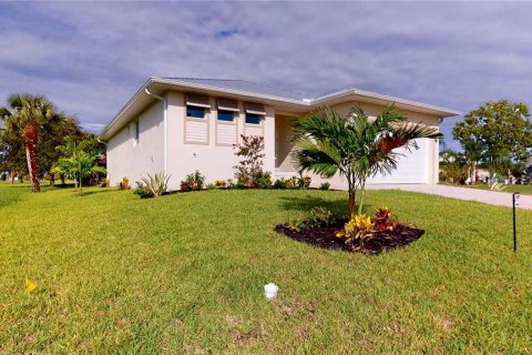 Villa ou maison à vendre à Punta Gorda, Floride: 3 chambres, 155.05 m2 № 623039 - photo 4