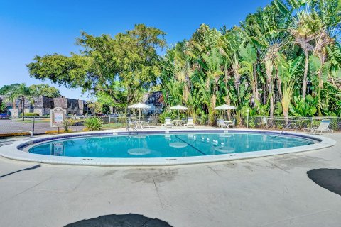 Copropriété à vendre à Oakland Park, Floride: 2 chambres, 97.55 m2 № 757258 - photo 17