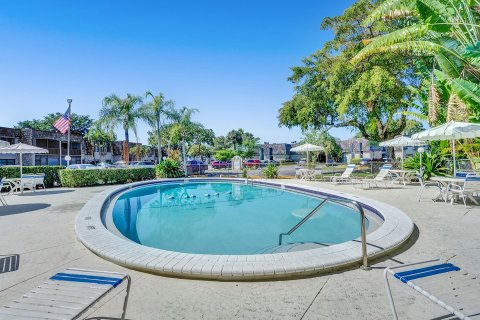 Copropriété à vendre à Oakland Park, Floride: 2 chambres, 97.55 m2 № 757258 - photo 15