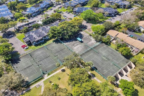 Copropriété à vendre à Oakland Park, Floride: 2 chambres, 97.55 m2 № 757258 - photo 10