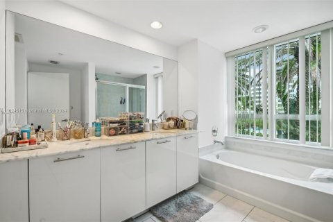 Condo in Miami, Florida, 2 bedrooms  № 1271082 - photo 18