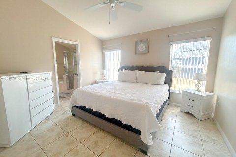 Casa en venta en Davenport, Florida, 4 dormitorios, 151.34 m2 № 1271114 - foto 8