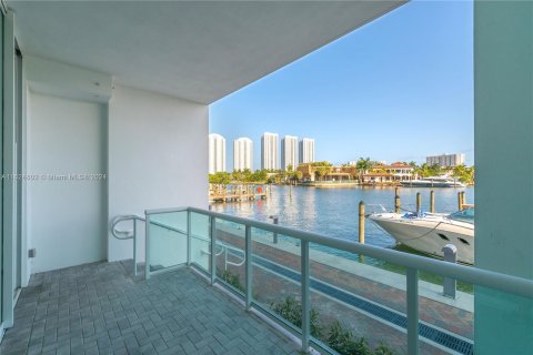 Copropriété à vendre à Sunny Isles Beach, Floride: 2 chambres, 121.98 m2 № 1271115 - photo 5