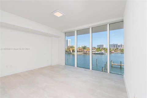 Condominio en venta en Sunny Isles Beach, Florida, 2 dormitorios, 121.98 m2 № 1271115 - foto 6