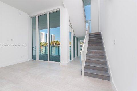 Condo in Sunny Isles Beach, Florida, 2 bedrooms  № 1271115 - photo 4