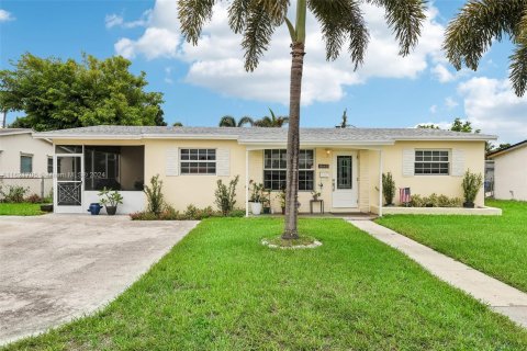 Casa en venta en Margate, Florida, 4 dormitorios, 164.44 m2 № 1242397 - foto 1