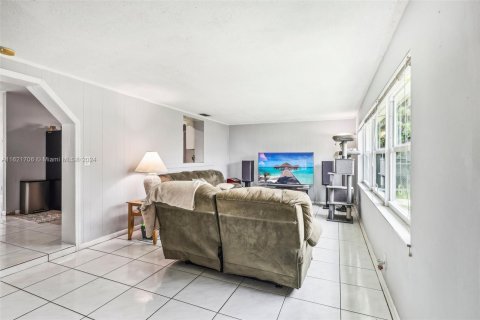 Villa ou maison à vendre à Margate, Floride: 4 chambres, 164.44 m2 № 1242397 - photo 6