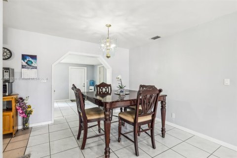 Casa en venta en Margate, Florida, 4 dormitorios, 164.44 m2 № 1242397 - foto 7