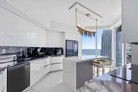 Condominio en venta en Miami Beach, Florida, 3 dormitorios, 217.39 m2 № 1401506 - foto 17