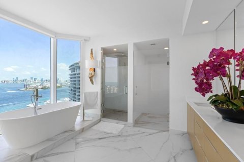 Condo in Miami Beach, Florida, 3 bedrooms  № 1401506 - photo 26