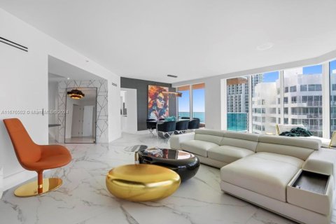 Condominio en venta en Miami Beach, Florida, 3 dormitorios, 217.39 m2 № 1401506 - foto 12