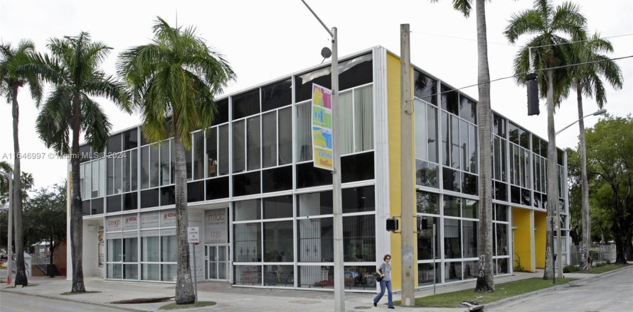 Propiedad comercial en Miami, Florida № 1330327