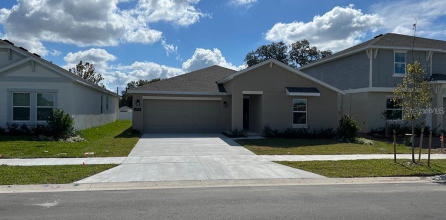 House in Davenport, Florida 3 bedrooms, 147.53 sq.m. № 1373310