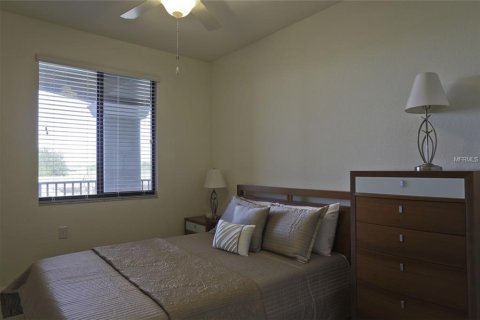 Condominio en alquiler en Bradenton, Florida, 2 dormitorios, 119.29 m2 № 212922 - foto 13