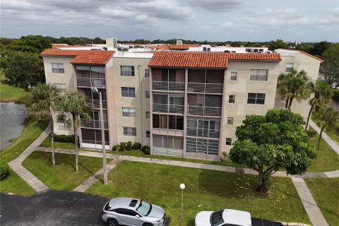 Copropriété à vendre à North Lauderdale, Floride: 2 chambres, 92.9 m2 № 1405972 - photo 2