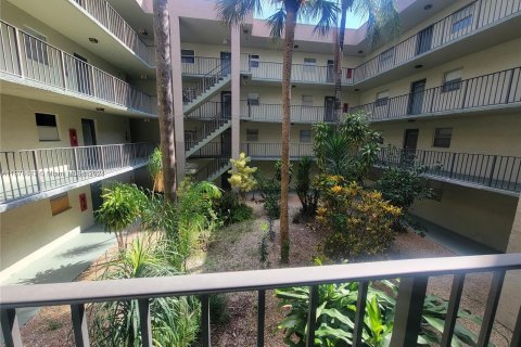 Copropriété à vendre à North Lauderdale, Floride: 2 chambres, 92.9 m2 № 1405972 - photo 24