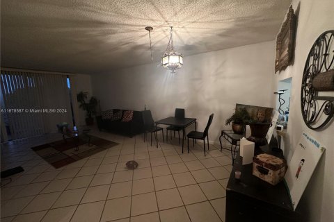 Copropriété à vendre à North Lauderdale, Floride: 2 chambres, 92.9 m2 № 1405972 - photo 16