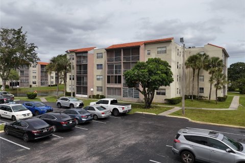 Copropriété à vendre à North Lauderdale, Floride: 2 chambres, 92.9 m2 № 1405972 - photo 3