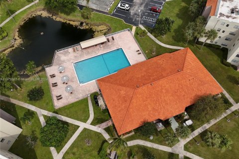 Copropriété à vendre à North Lauderdale, Floride: 2 chambres, 92.9 m2 № 1405972 - photo 1