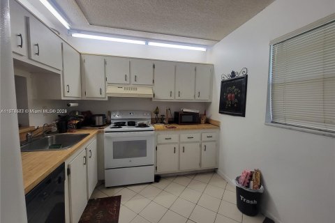 Copropriété à vendre à North Lauderdale, Floride: 2 chambres, 92.9 m2 № 1405972 - photo 28