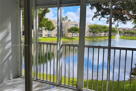 Copropriété à vendre à Tamarac, Floride: 2 chambres, 100.33 m2 № 1406009 - photo 26