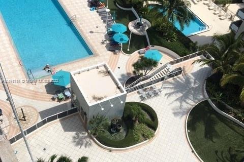 Condo in Miami Beach, Florida  № 3433 - photo 12