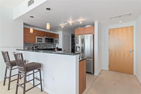 Condominio en venta en Miami, Florida, 2 dormitorios, 126.63 m2 № 4916 - foto 9
