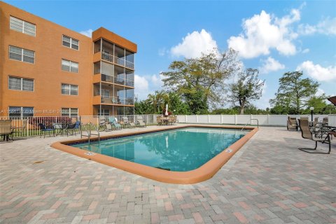 Condominio en venta en Sunrise, Florida, 2 dormitorios, 85.84 m2 № 1101850 - foto 20