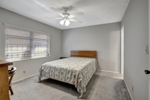 Copropriété à vendre à Sunrise, Floride: 2 chambres, 85.84 m2 № 1101850 - photo 4