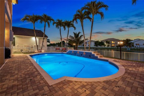 Villa ou maison à vendre à Miramar, Floride: 4 chambres, 324.04 m2 № 1155400 - photo 12
