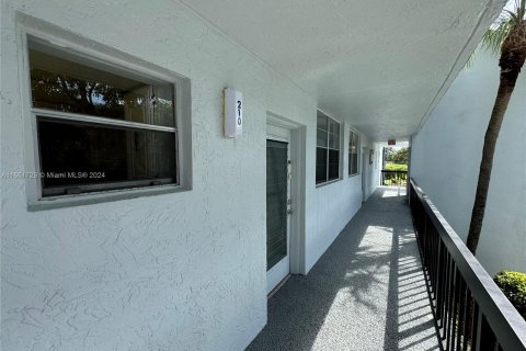 Copropriété à vendre à Margate, Floride: 1 chambre, 55.46 m2 № 1369153 - photo 1