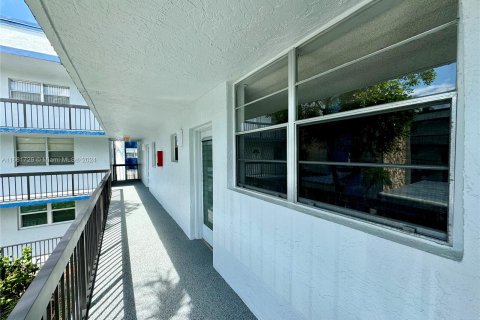 Copropriété à vendre à Margate, Floride: 1 chambre, 55.46 m2 № 1369153 - photo 2