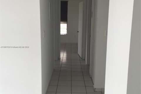 Copropriété à louer à Miami, Floride: 2 chambres, 90.49 m2 № 1369154 - photo 9