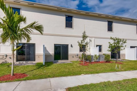 Townhouse in Homestead, Florida 3 bedrooms, 154.03 sq.m. № 1369203 - photo 28