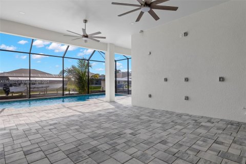 Casa en venta en Cape Coral, Florida, 4 dormitorios, 317.91 m2 № 1393630 - foto 30