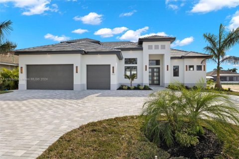 Casa en venta en Cape Coral, Florida, 4 dormitorios, 317.91 m2 № 1393630 - foto 1