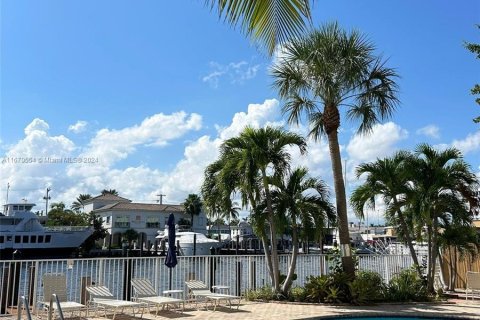 Condo in Fort Lauderdale, Florida, 1 bedroom  № 1393546 - photo 15