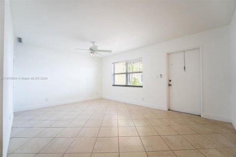 Copropriété à vendre à Fort Lauderdale, Floride: 1 chambre, 52.03 m2 № 1393546 - photo 2