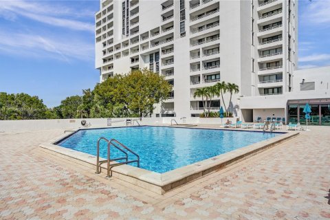 Condominio en venta en Aventura, Florida, 2 dormitorios, 114.55 m2 № 1393545 - foto 28