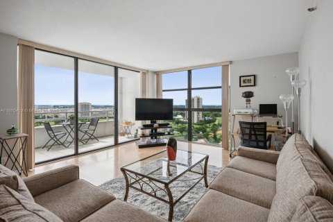 Condo in Aventura, Florida, 2 bedrooms  № 1393545 - photo 2