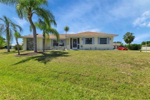 Villa ou maison à vendre à Punta Gorda, Floride: 2 chambres, 149.29 m2 № 1130685 - photo 1