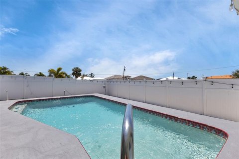 Villa ou maison à vendre à Punta Gorda, Floride: 2 chambres, 149.29 m2 № 1130685 - photo 27