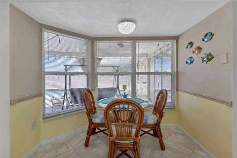 Villa ou maison à vendre à Punta Gorda, Floride: 2 chambres, 149.29 m2 № 1130685 - photo 13