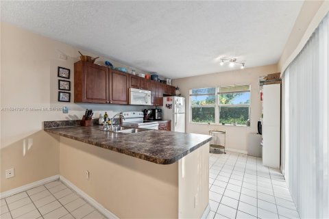 Touwnhouse à vendre à West Palm Beach, Floride: 2 chambres, 125.42 m2 № 1187516 - photo 9